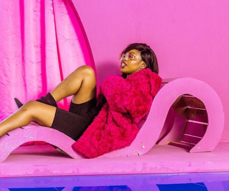 Tori Keeche Biography: Record Label, Songs, Net Worth, Age, Pictures, EP, Wikipedia, Boyfriend Tori Keeche Biography: Record Label, Songs, Net Worth, Age, Pictures, EP, Wikipedia, Boyfriend