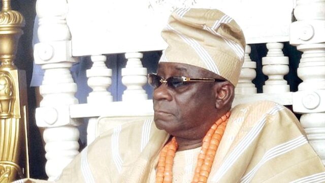 Oba Of Lagos Rilwan Akiolu Biography, Age, Net Worth, Son, News, Father, Wife, Staff