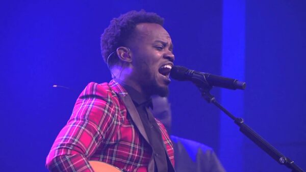 Travis Greene Biography, Age, Songs, Net Worth, Wife, Pictures, Wiki