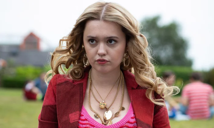 Aimee Lou Wood Biography: Instagram, Age, Agency, Net Worth, Series, Wiki, Relationship, Height, Boyfriend Aimee Lou Wood Biography: Instagram, Age, Agency, Net Worth, Series, Wiki, Relationship, Height, Boyfriend