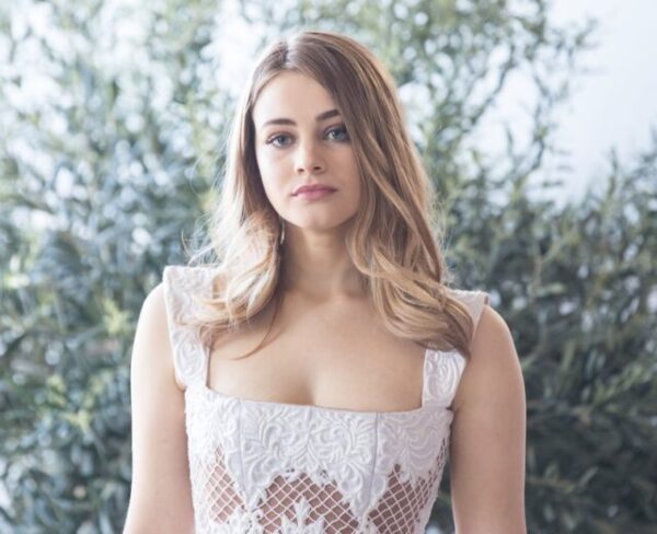 Josephine Langford Bio, Age, Husband, Net Worth, Movies, Boyfriend, Baby, Height, Sister, Instagram, Wiki