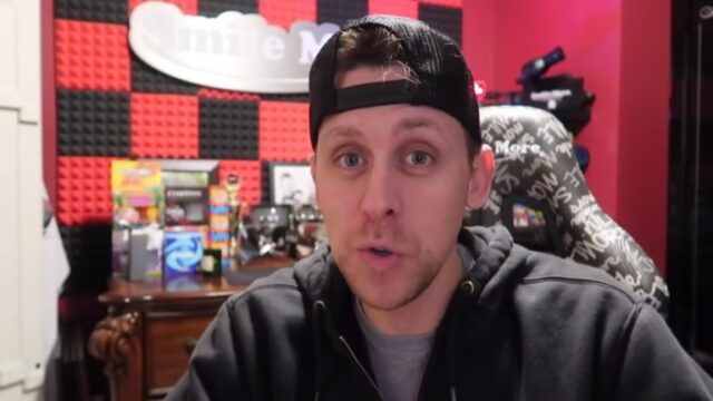 Roman Atwood Biography: Age, House, Net Worth, Mom, Baby, Wife, Twitter, Wiki, New House, Height