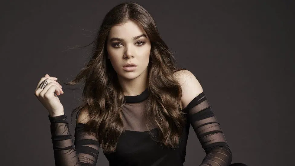 Hailee Steinfeld Biography: Age, Songs, Net Worth, Movies, Awards, Father, Instagram, Boyfriend, Height Hailee Steinfeld Biography: Age, Songs, Net Worth, Movies, Awards, Father, Instagram, Boyfriend, Height