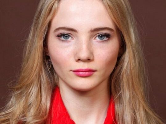 Freya Allan Biography: Height, Age, Net Worth, Boyfriend, Instagram, Wiki, Movies & TV Shows