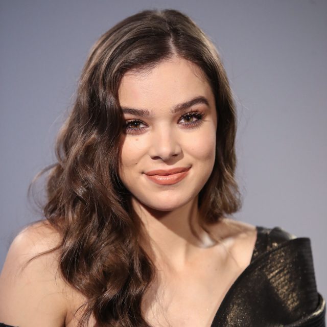 Hailee Steinfeld Biography, Age, Songs, Net Worth, Movies, Awards, Father, Instagram, Boyfriend, Height