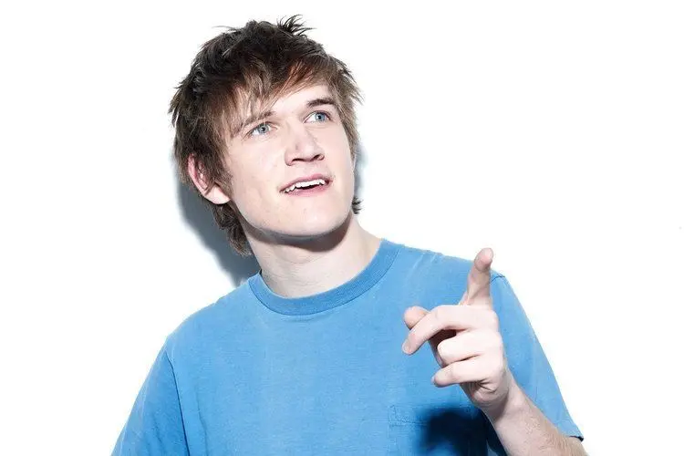 Bo Burnham Biography: Age, YouTube, Net Worth, iMDB, House, Twitter, Wife, Wiki, Partner, Siblings, Parents Bo Burnham Biography: Age, YouTube, Net Worth, iMDB, House, Twitter, Wife, Wiki, Partner, Siblings, Parents