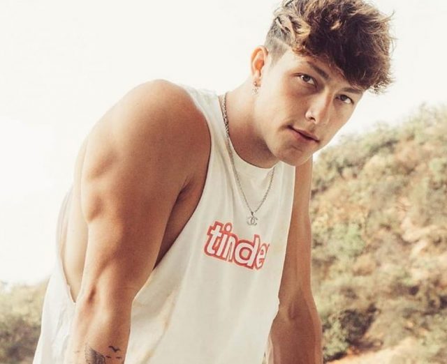 Tayler Holder Biography: Age, Girlfriend, Net Worth, Height, Wiki, TikTok, Boxing, 100 Rounds Tayler Holder Biography: Age, Girlfriend, Net Worth, Height, Wiki, TikTok, Boxing, 100 Rounds