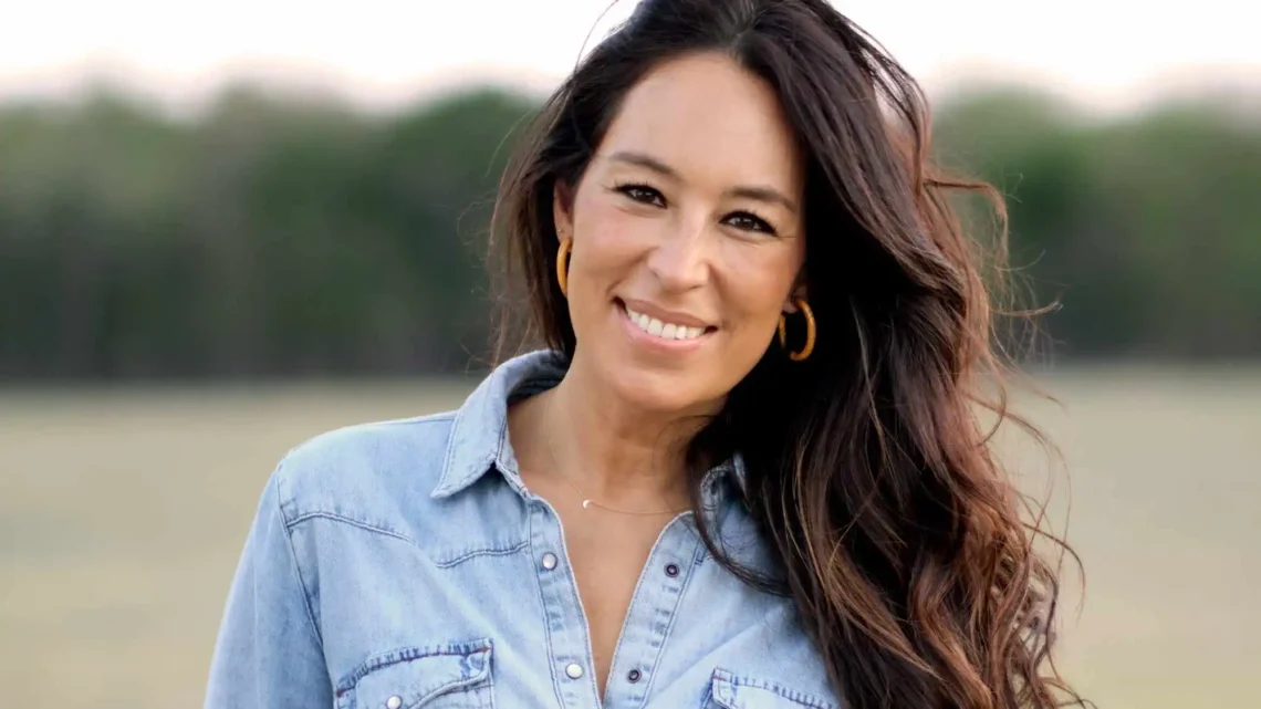 Joanna Gaines Biography: Age, Husband, Net Worth, Wikipedia, Siblings, Middle Name, Kids, Recipe, Kitchen, Instagram Joanna Gaines Biography: Age, Husband, Net Worth, Wikipedia, Siblings, Middle Name, Kids, Recipe, Kitchen, Instagram