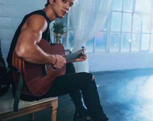 Daniel Seavey Biography: Songs, Age, Net Worth, Height, Brother, Girlfriend, Kid, SnapChat, Wikipedia, Pictures