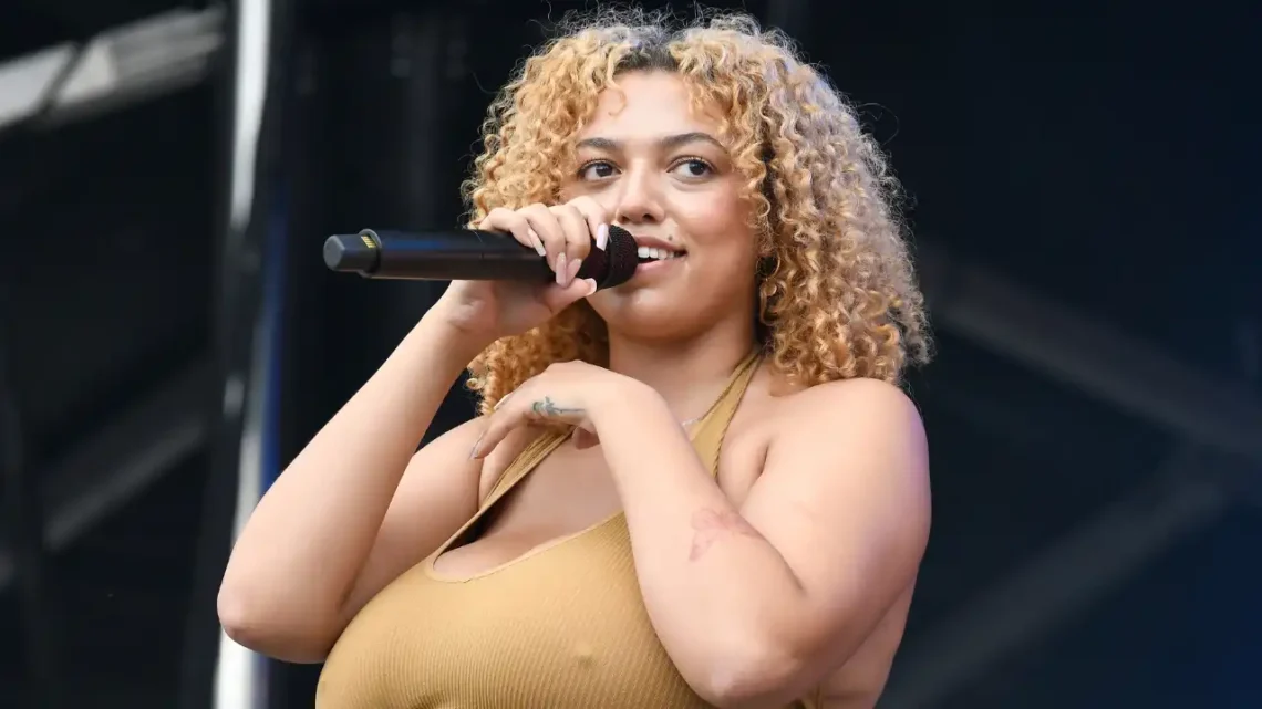 Mahalia Biography: Age, Net Worth, Songs, Boyfriend, Parents, Twitter, Movies, Albums, Wikipedia Mahalia Biography: Age, Net Worth, Songs, Boyfriend, Parents, Twitter, Movies, Albums, Wikipedia