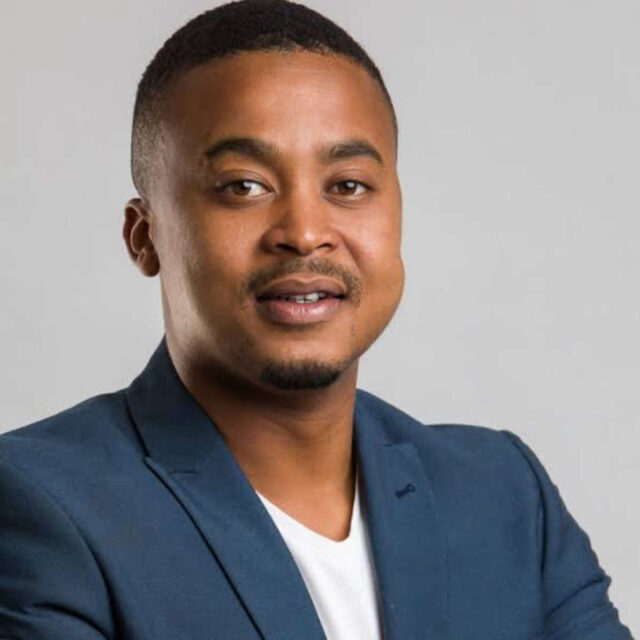 Matli Mohapeloa Biography: Age, Wife, Net Worth, Girlfriend, Parents, Background, Son, Wikipedia, Pictures Matli Mohapeloa Biography: Age, Wife, Net Worth, Girlfriend, Parents, Background, Son, Wikipedia, Pictures