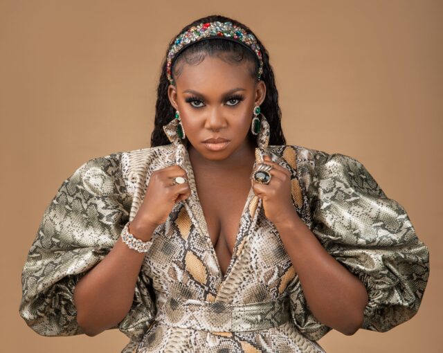 Niniola Biography: Songs, Age, Album, Sister, Net Worth, Wikipedia, Husband, Boyfriend, Pictures, Child, Parents