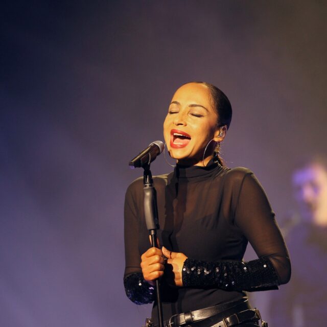 Sade Adu Biography: Age, Net Worth, Daughter, Son, Songs, Wikipedia ...