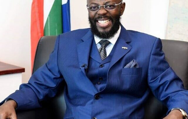 Thulani Dlomo Biography: Wife, Age, Net Worth, Wikipedia, House, Japan, Pictures, Arrested and Released