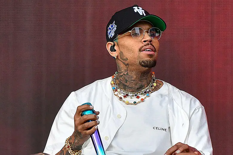 Chris Brown Biography: Age, Wife, Net Worth, Songs, Albums, Instagram, Mom, Billboard, Movies, Wikipedia, Girlfriend Chris Brown Biography: Age, Wife, Net Worth, Songs, Albums, Instagram, Mom, Billboard, Movies, Wikipedia, Girlfriend