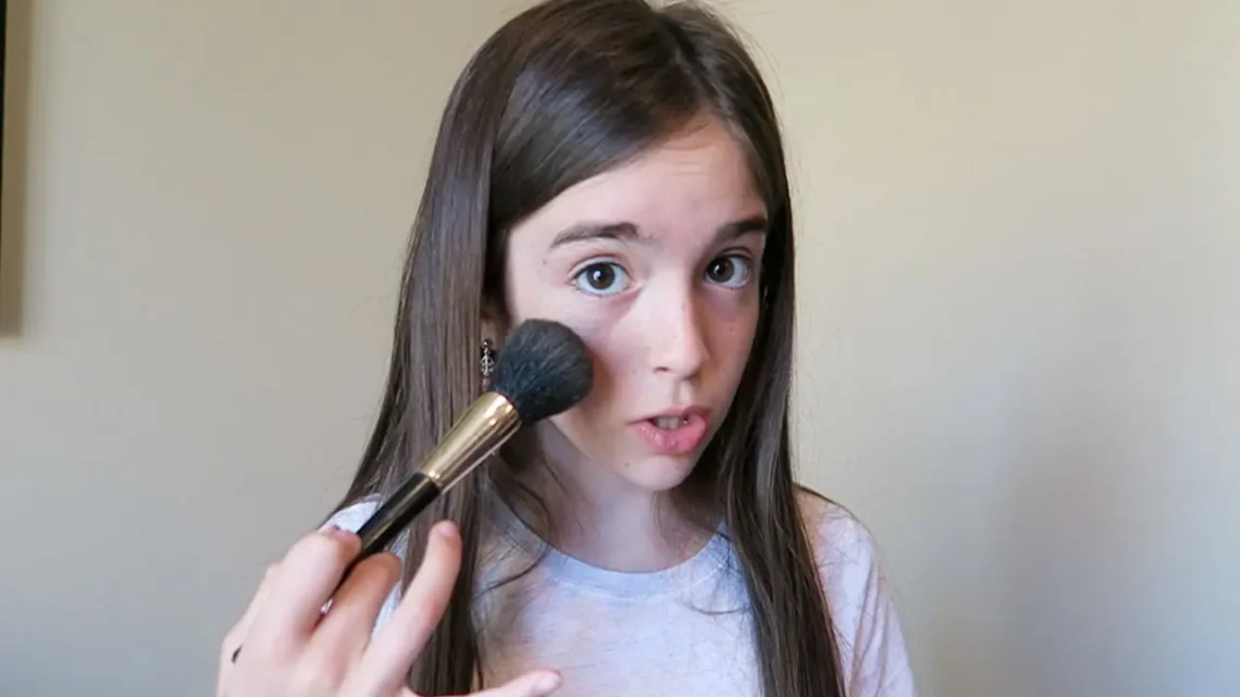 Miss Monkey ‘Gabriela Bee’ Of The Bee Family Biography: Age, Boyfriend, Instagram, Net Worth, Height, Songs, TikTok, Wiki, YouTube Miss Monkey ‘Gabriela Bee’ Of The Bee Family Biography: Age, Boyfriend, Instagram, Net Worth, Height, Songs, TikTok, Wiki, YouTube