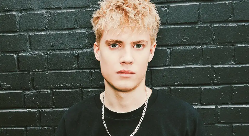 Tom Taylor Biography: Age, Height, Net Worth, Instagram, Twitter, Wikipedia, Movies & TV Shows, Girlfriend Tom Taylor Biography: Age, Height, Net Worth, Instagram, Twitter, Wikipedia, Movies & TV Shows, Girlfriend