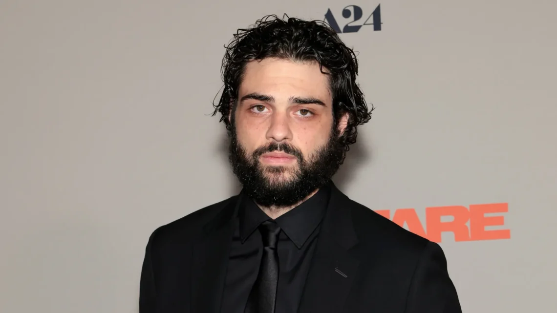 Noah Centineo Biography: Movies, Age, Parents, Net Worth, Instagram, Height, Girlfriend, Movies & TV Shows, Wiki Noah Centineo Biography: Movies, Age, Parents, Net Worth, Instagram, Height, Girlfriend, Movies & TV Shows, Wiki