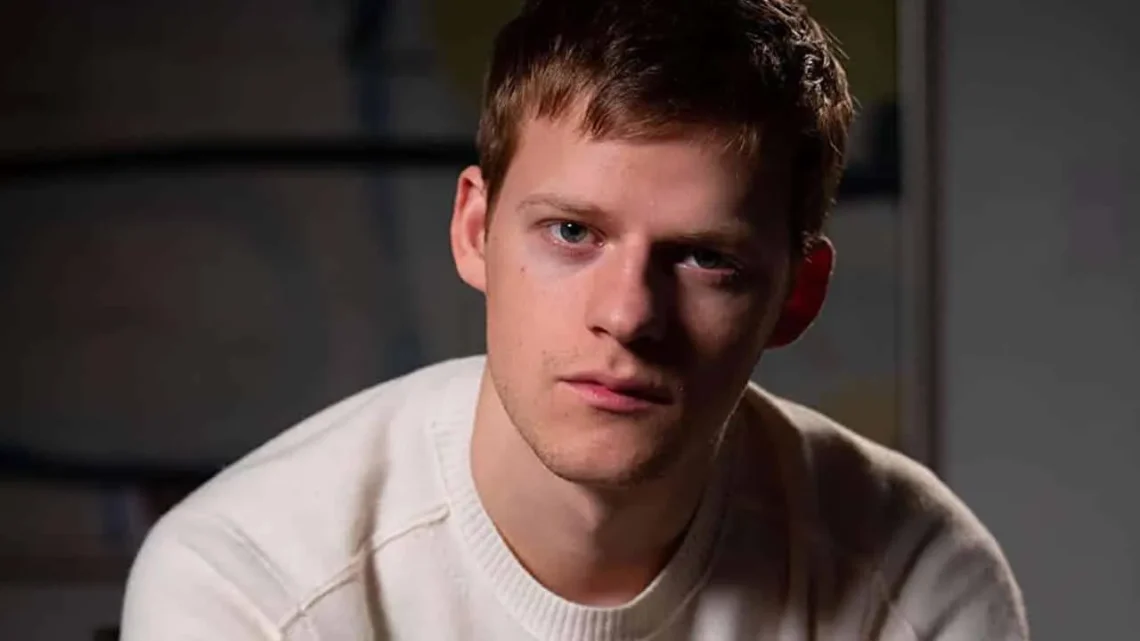 Lucas Hedges Biography: Instagram, Age, TV Shows, Net Worth, Movies, Partner, Nominations, Parents, Girlfriend, Wikipedia Lucas Hedges Biography: Instagram, Age, TV Shows, Net Worth, Movies, Partner, Nominations, Parents, Girlfriend, Wikipedia