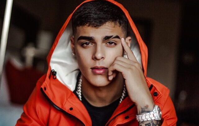 Lunay Biography: Age, Songs, Net Worth, Wikipedia, Lyrics, Height, Brother, Instagram, Daughter, Wiki, Girlfriend
