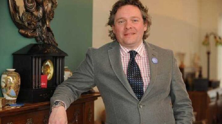 Tim Hogarth Biography: Age, Net Worth, Wife, Wikipedia, Antiques, Pictures, Children