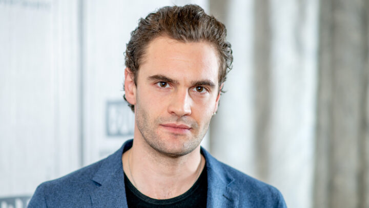Tom Bateman Biography: Net Worth, Age, Siblings, Instagram, Wife, Twin Brother, Height, Siblings, Movies & TV Shows, Wiki