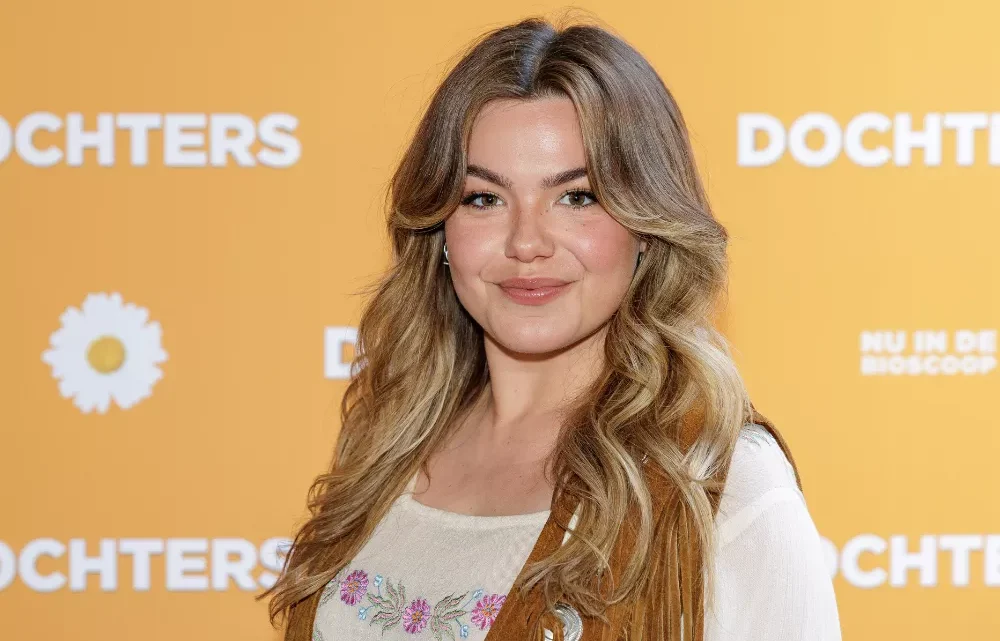 Abbey Hoes Biography: Boyfriend, Net Worth, Family, IMDb, Movies, Husband, Music, Wikipedia, Photos Abbey Hoes Biography: Boyfriend, Net Worth, Family, IMDb, Movies, Husband, Music, Wikipedia, Photos
