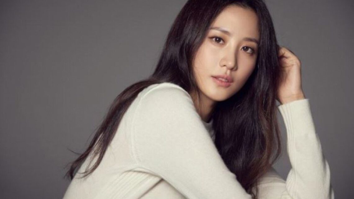 Claudia Kim Biography: Net Worth, Spouse, Age, Wikipedia, Child, Instagram, Avengers, Height, Movies & TV Shows
