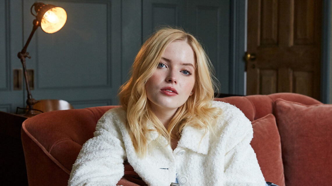 Ellie Bamber Biography: Husband, Movies, Net Worth, TV Shows, Age, Instagram, Parents, Boyfriend, IMDb, Wikipedia Ellie Bamber Biography: Husband, Movies, Net Worth, TV Shows, Age, Instagram, Parents, Boyfriend, IMDb, Wikipedia