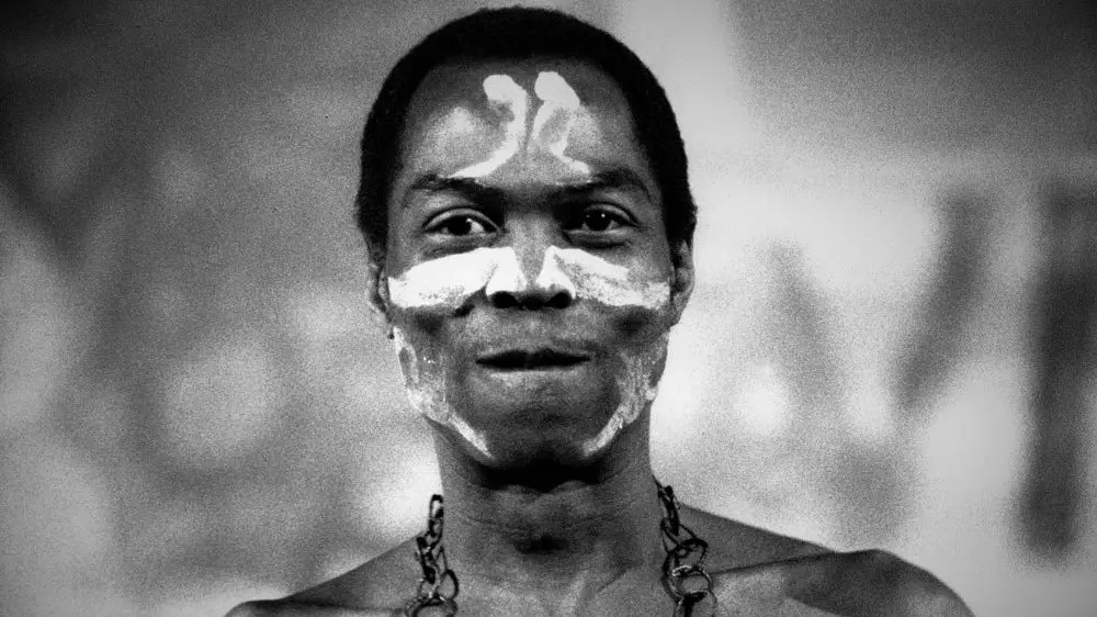 Fela Kuti Biography: Spouse, Albums, Age, Songs, Net Worth, Children, Mother, Quotes, Wikipedia, Death, Awards Fela Kuti Biography: Spouse, Albums, Age, Songs, Net Worth, Children, Mother, Quotes, Wikipedia, Death, Awards