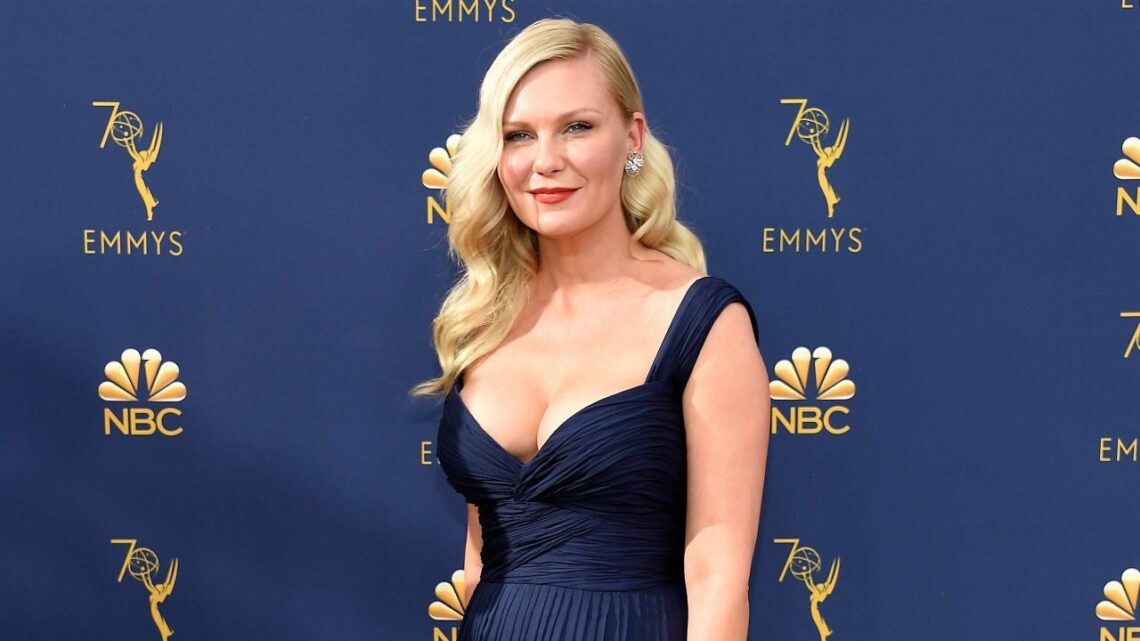 Kirsten Dunst Biography: Husband, Age, Children, Net Worth, Instagram, Movies & TV Shows, IMDb, Wikipedia, Height Kirsten Dunst Biography: Husband, Age, Children, Net Worth, Instagram, Movies & TV Shows, IMDb, Wikipedia, Height