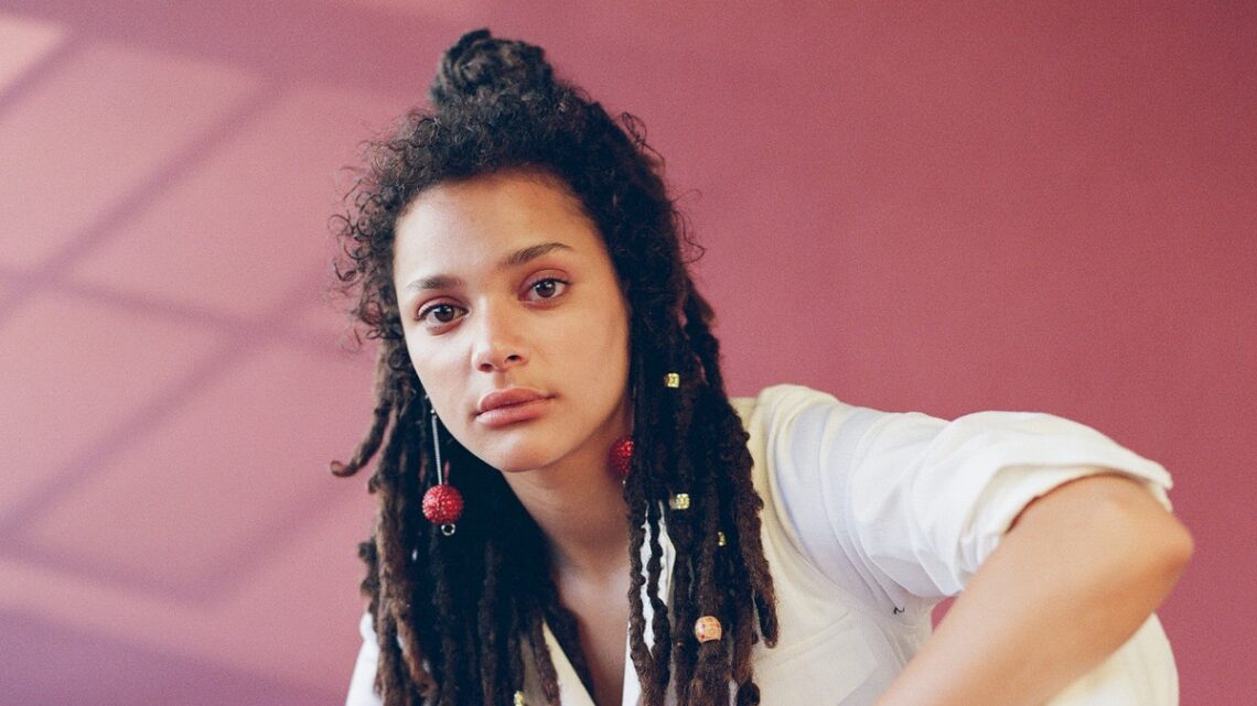 Sasha Lane Biography: Baby Father, Teeth, Net Worth, Age, Instagram, Boyfriend, Parents, High School, Movies, TV Shows, Wiki Sasha Lane Biography: Baby Father, Teeth, Net Worth, Age, Instagram, Boyfriend, Parents, High School, Movies, TV Shows, Wiki