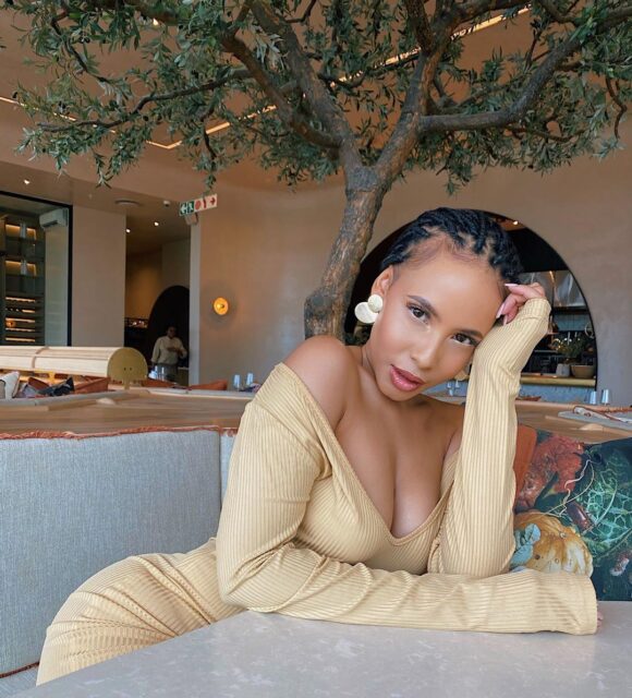 Thuli Phongolo Bio, Cars, Age, Net Worth, Instagram, Parents, Wikipedia, Boyfriend, Twitter, Pictures, Child, Salary, Husband