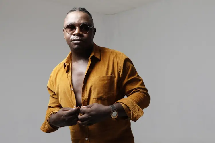 Mr Brown Biography: Age, Wife, Contact, Net Worth, Wikipedia, Songs, Comedy, Photos, Girlfriend, Instagram Mr Brown Biography: Age, Wife, Contact, Net Worth, Wikipedia, Songs, Comedy, Photos, Girlfriend, Instagram