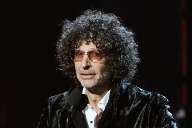 Howard Stern Biography: Net Worth, Painting, Wife, Age, Height, Contract, Podcast, Show, Wikipedia, Children, News, Daughter