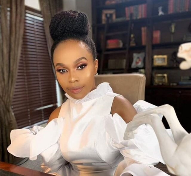 Sindi Dlathu Bio, Husband, Age, Twin, Net Worth, Wikipedia, Children, Salary, House, Pictures, Daughter, Hairstyle