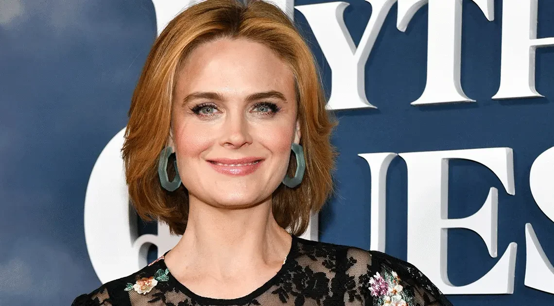 Emily Deschanel Biography: Husband, Net Worth, Age, Wikipedia, Movies & TV Shows, Height, Sister, Instagram, Today Emily Deschanel Biography: Husband, Net Worth, Age, Wikipedia, Movies & TV Shows, Height, Sister, Instagram, Today