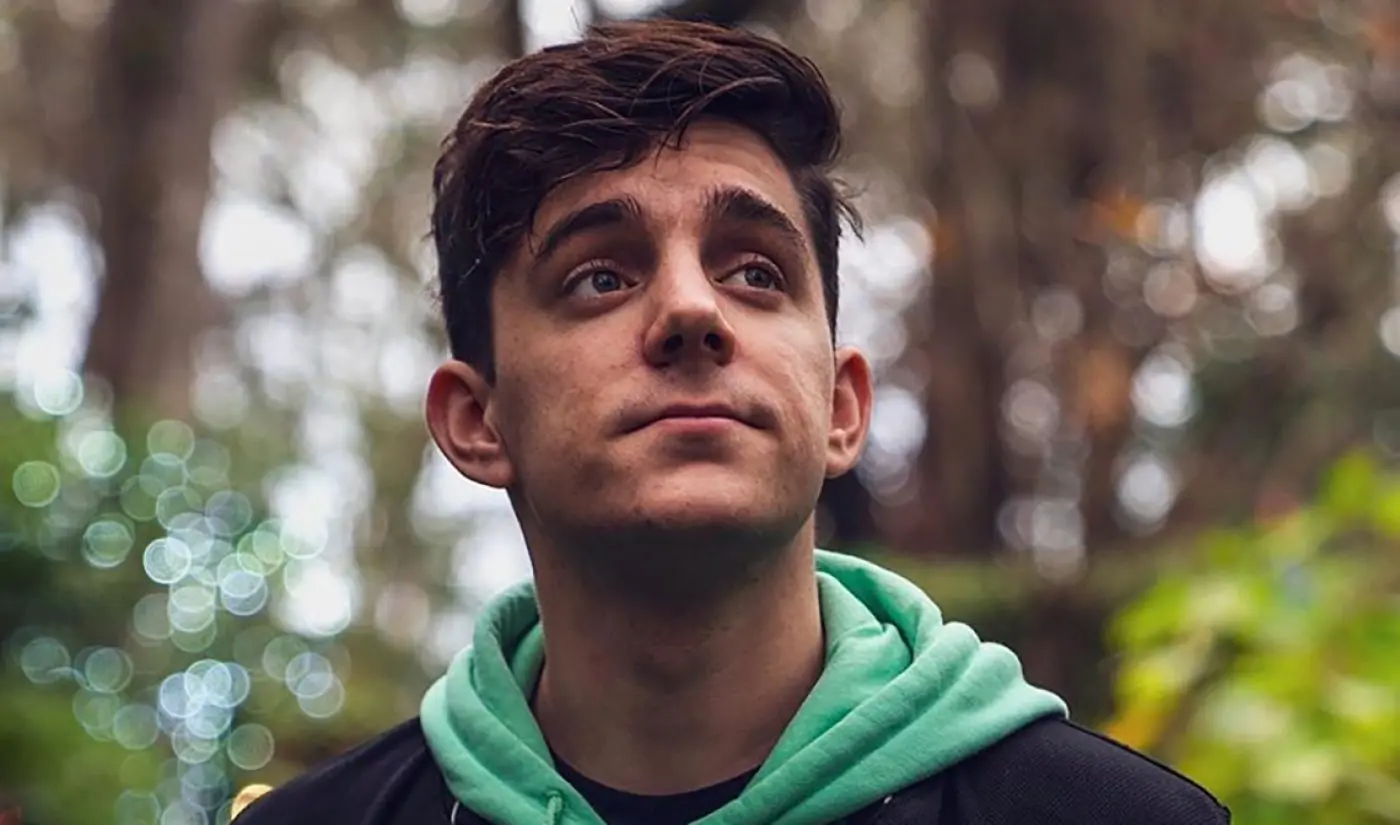 CrankGamePlays Ethan Nestor Biography Age Birthday Girlfriend Youtube Millionaires Ethan Nestor 1400x825 1.webp