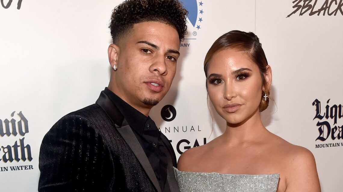 Austin McBroom Biography: Age, Net Worth, Parents, Wife, Wikipedia, Height, Basketball News, Twitter, House, Boxing, The Ace Family Austin McBroom Biography: Age, Net Worth, Parents, Wife, Wikipedia, Height, Basketball News, Twitter, House, Boxing, The Ace Family