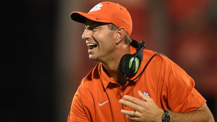 Dabo Swinney Biography: Salary, Age, Team Coached, Net Worth, Wife, Real Name, Height, Contract, Wiki, Son, House
