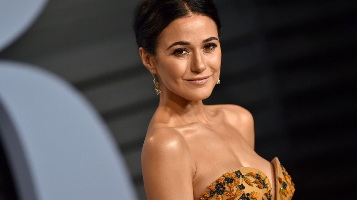 Emmanuelle Chriqui Biography: Net Worth, Age, House, Fiancé, Height, Boyfriend, Instagram, Wikipedia, Husband, Movies, TV Shows Emmanuelle Chriqui Biography: Net Worth, Age, House, Fiancé, Height, Boyfriend, Instagram, Wikipedia, Husband, Movies, TV Shows