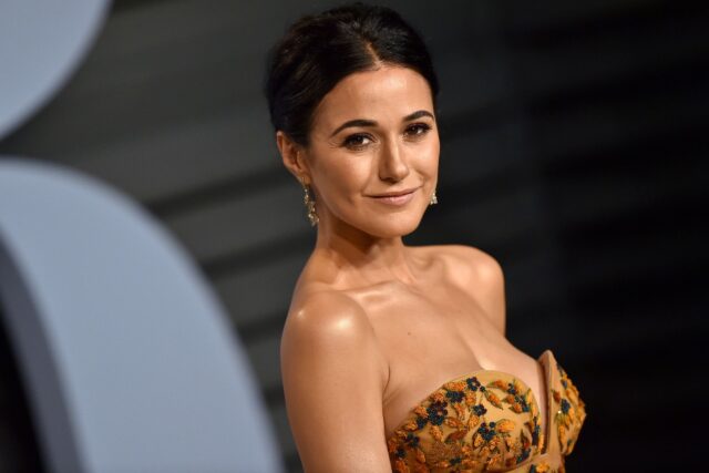 Emmanuelle Chriqui Bio, Net Worth, Age, House, Fiancé, Height, Boyfriend, Instagram, Wikipedia, Husband, Movies, TV Shows