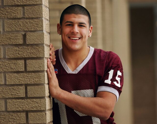 Aaron Hernandez Biography, Death, Age, Net Worth, Netflix, Height, Wife, Story, Documentary, Daughter, Stats, House, Wiki