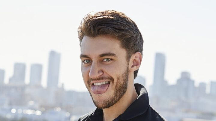 Casey Frey Biography: Age, Instagram, Net Worth, Movies, Girlfriend, Twitter, GIF, Boyfriend, Brother, Dancer, Vine, IMDb, Music Video, Merch, Wiki