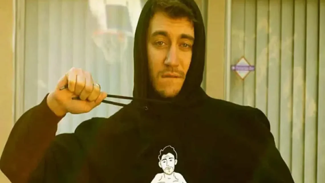 Casey Frey Biography: Age, Instagram, Net Worth, Movies, Girlfriend, Twitter, GIF, Boyfriend, Brother, Dancer, Vine, IMDb, Music Video, Merch, Wiki