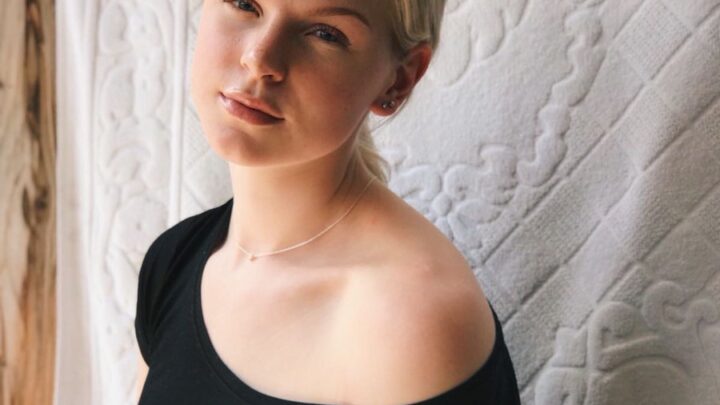 Femke Meines Biography: Instagram, Age, TikTok, Net Worth, Songs, YouTube, Lyrics, Boyfriend, Series, Wikipedia