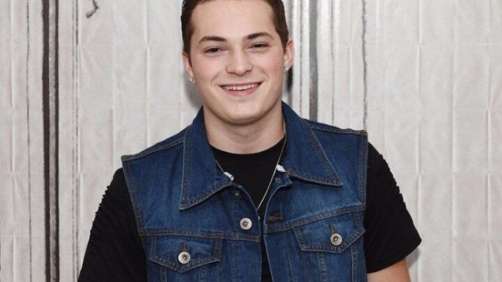 Lance Stewart (Lance210) Biography: Net Worth, Age, Instagram, Vacation, Wife, Family, Wiki, Grandmother, Height, House, Sister, Girlfriend