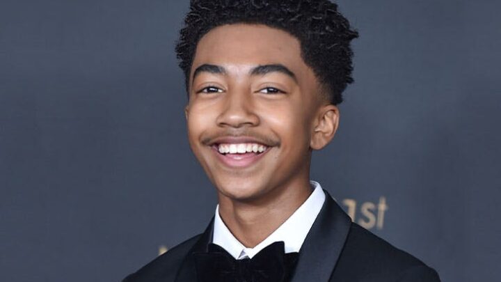 Miles Brown Biography: Height, Age, TikTok, Net Worth, Parents, Girlfriend, Instagram, Twitch, Sister, Movies, NFL, Wiki
