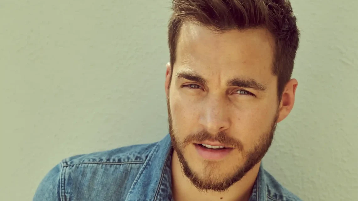 Chris Wood (actor) Biography: Wife, Age, Net Worth, Movies & TV Shows, Wikipedia, Height, Melissa Benoist, Child, Girlfriend Chris Wood (actor) Biography: Wife, Age, Net Worth, Movies & TV Shows, Wikipedia, Height, Melissa Benoist, Child, Girlfriend