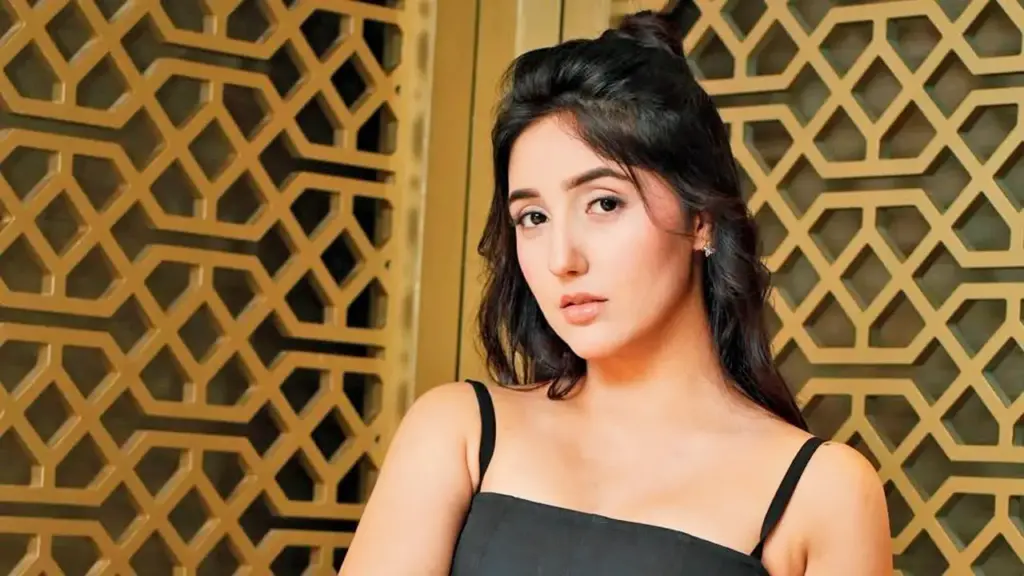 Ashnoor Kaur Biography: Boyfriend, Age, TV Shows, Movies, Net Worth, Sister, Height, Instagram, Avneet Kaur, Religion, Songs, Serial, Wikipedia, Class